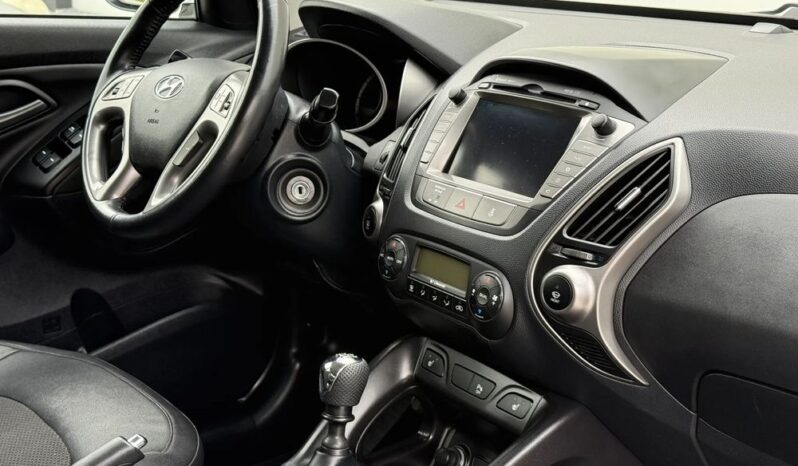 Hyundai ix35 | FWD (przód) | Manualna | 166 KM | Biały full