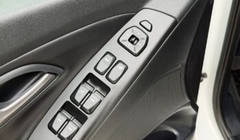 Hyundai ix35 | FWD (przód) | Manualna | 166 KM | Biały full