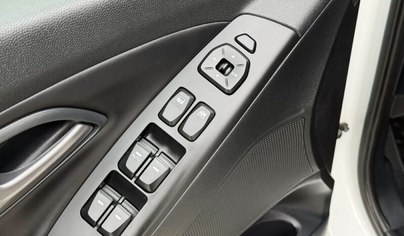 Hyundai ix35 | FWD (przód) | Manualna | 166 KM | Biały full