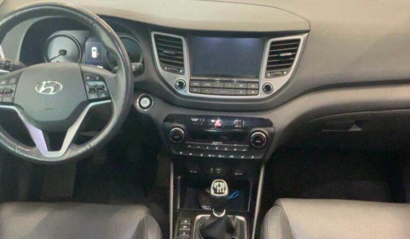 Hyundai Tucson | FWD (przód) | Manualna | 115 KM | Biały full