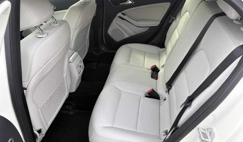 Mercedes-Benz  | FWD (przód) | Manualna | 156 KM | Biały full