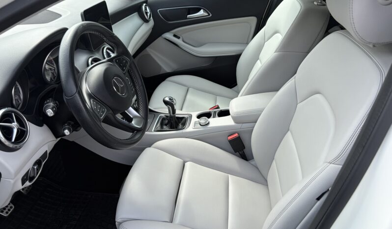 Mercedes-Benz  | FWD (przód) | Manualna | 156 KM | Biały full