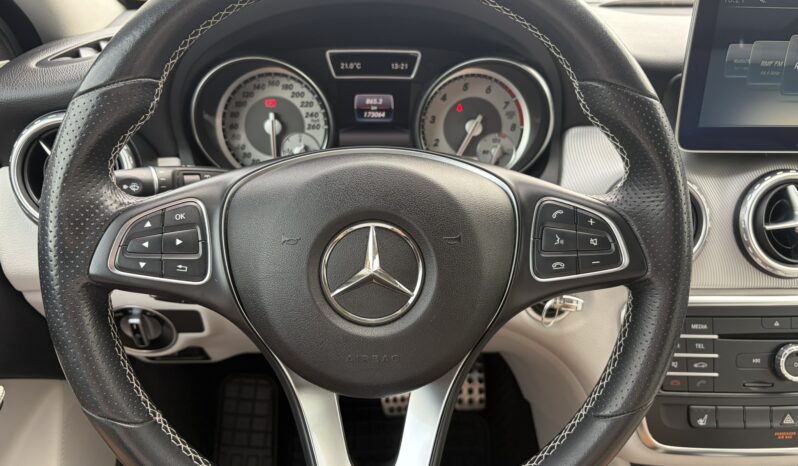 Mercedes-Benz  | FWD (przód) | Manualna | 156 KM | Biały full