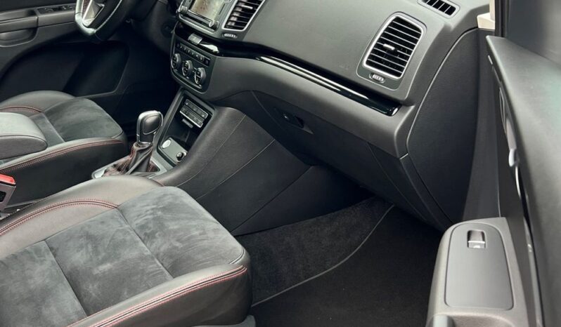 Seat   Alhambra    150 KM    Automatyczna    FWD (przód)    Czarny full