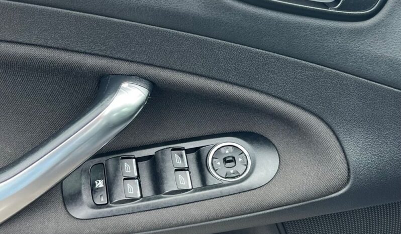 Ford   Mondeo    145 KM    Manualna    FWD (przód)    Szary full