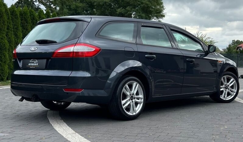 Ford   Mondeo    145 KM    Manualna    FWD (przód)    Szary full