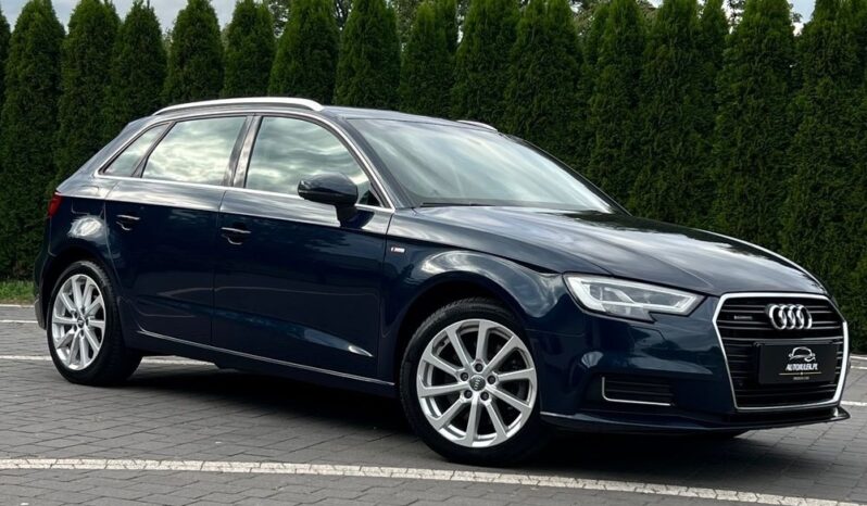 Audi   A3 Sportback    184 KM    Automatyczna    4×4 (stały)    Niebieski full