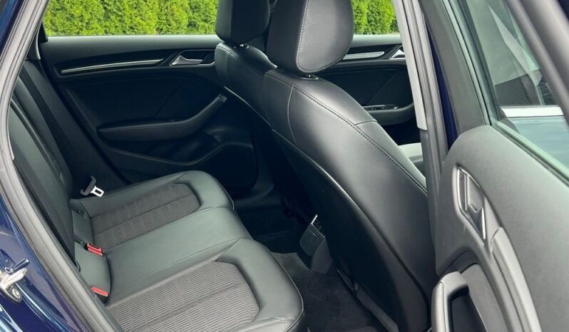 Audi   A3 Sportback    184 KM    Automatyczna    4×4 (stały)    Niebieski full