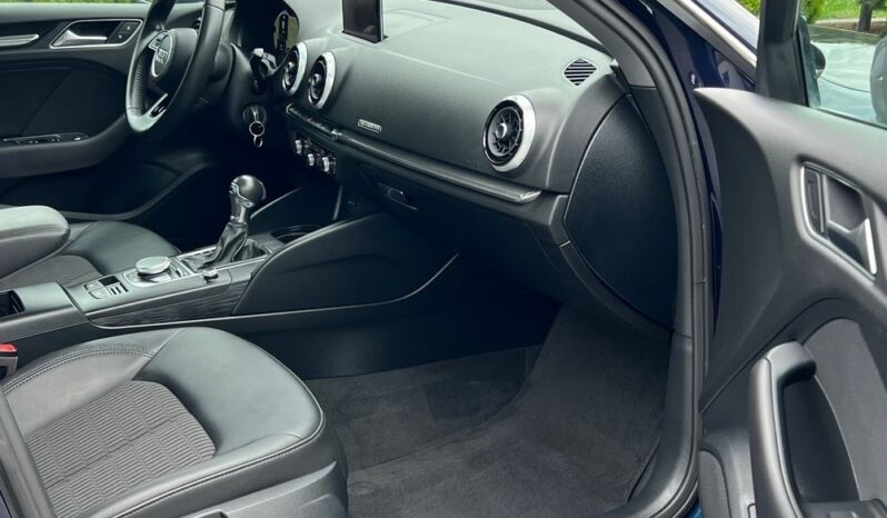 Audi   A3 Sportback    184 KM    Automatyczna    4×4 (stały)    Niebieski full