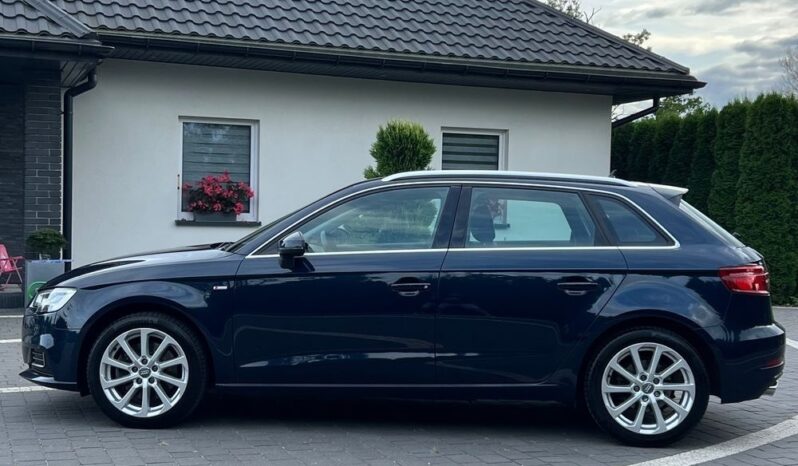 Audi   A3 Sportback    184 KM    Automatyczna    4×4 (stały)    Niebieski full