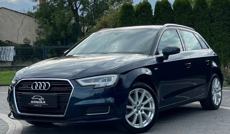 Audi   A3 Sportback    184 KM    Automatyczna    4×4 (stały)    Niebieski full