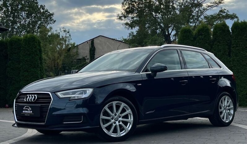 Audi   A3 Sportback    184 KM    Automatyczna    4×4 (stały)    Niebieski full