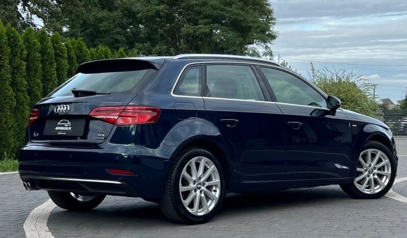 Audi   A3 Sportback    184 KM    Automatyczna    4×4 (stały)    Niebieski full