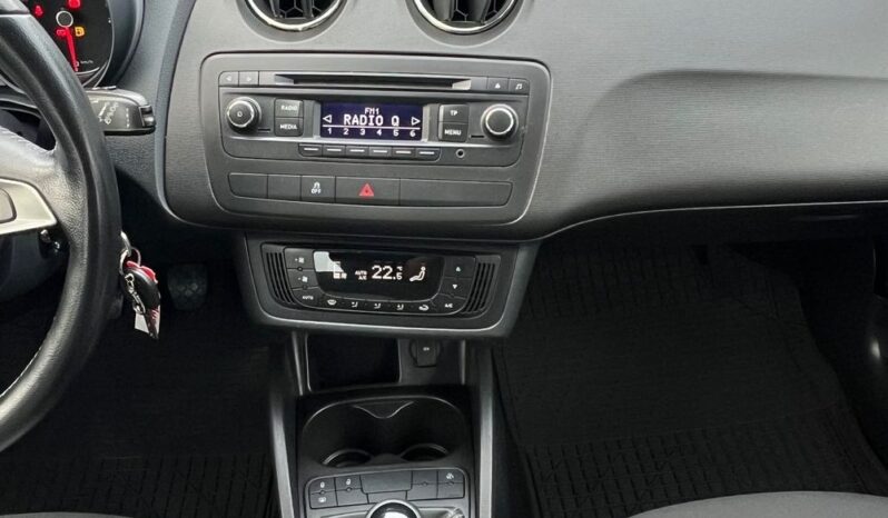 Seat   Ibiza    86 KM    Manualna    FWD (przód)    Niebieski full
