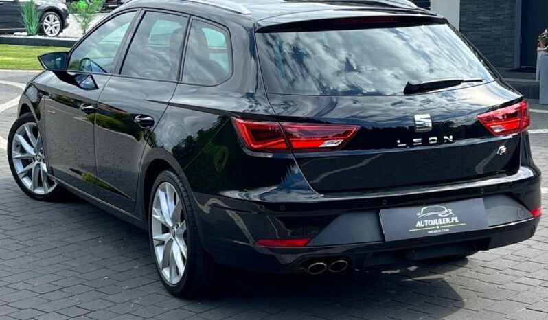 Seat   Leon    150 KM    Automatyczna    FWD (przód)    Czarny full