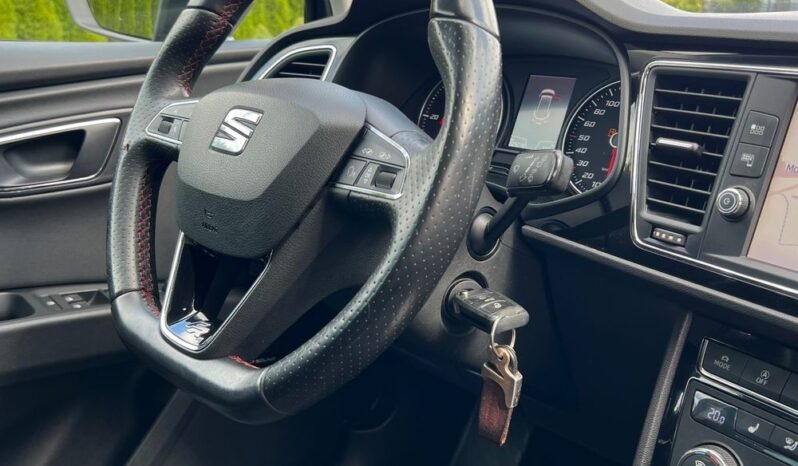Seat   Leon    150 KM    Automatyczna    FWD (przód)    Czarny full