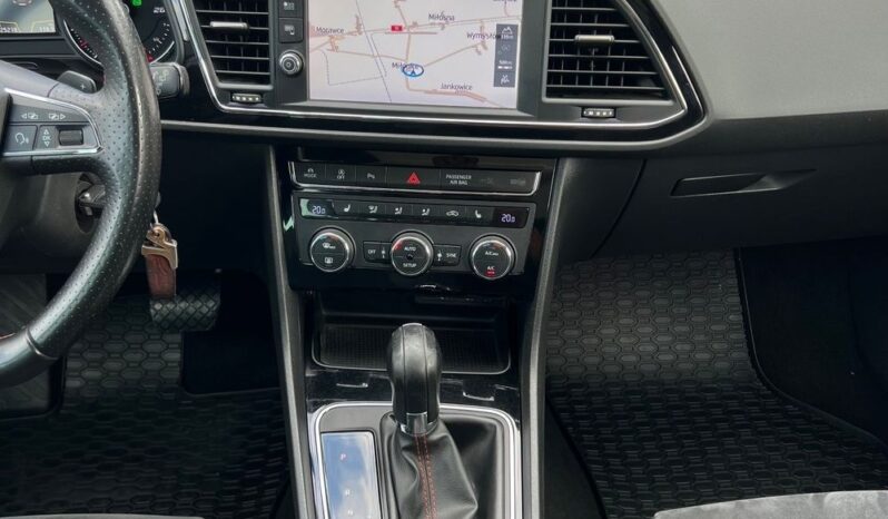 Seat   Leon    150 KM    Automatyczna    FWD (przód)    Czarny full