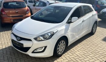 Hyundai i30 | FWD (przód) | Manualna | 99 KM | Biały full