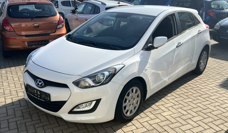 Hyundai i30 | FWD (przód) | Manualna | 99 KM | Biały full