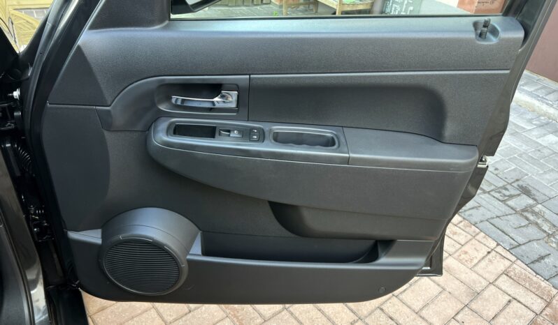 Jeep Cherokee | 4×4 (doł. ręcznie) | Automatyczna | 200 KM | Szary full