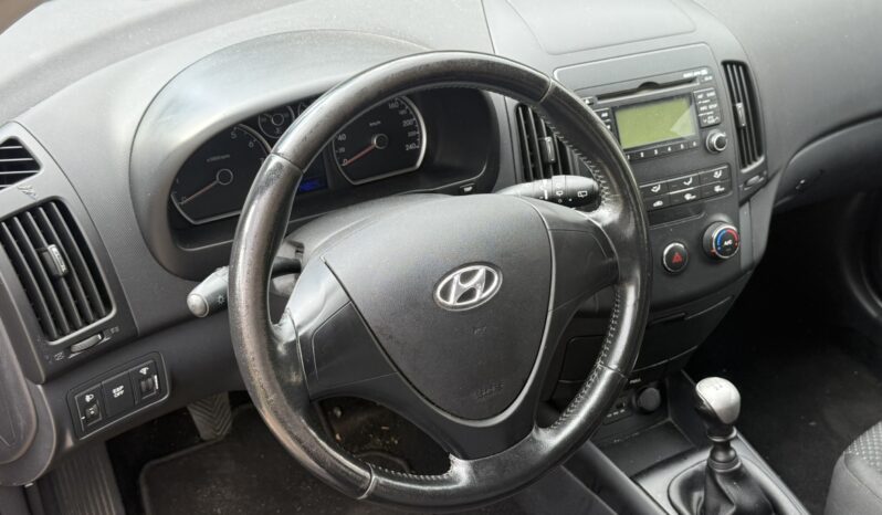 Hyundai i30 | FWD (przód) | Manualna | 109 KM | Czarny full