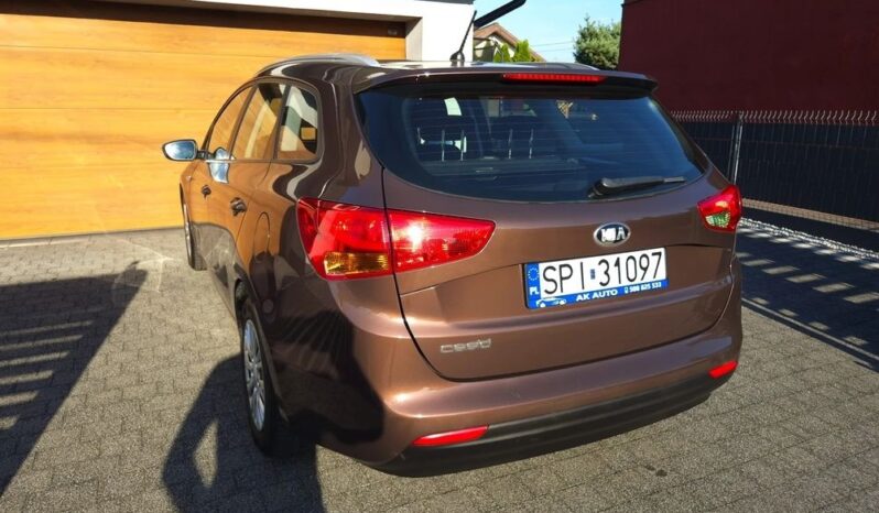 Kia Ceed | FWD (przód) | Manualna | 135 KM | Brązowy full
