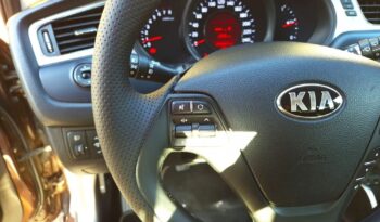 Kia Ceed | FWD (przód) | Manualna | 135 KM | Brązowy full