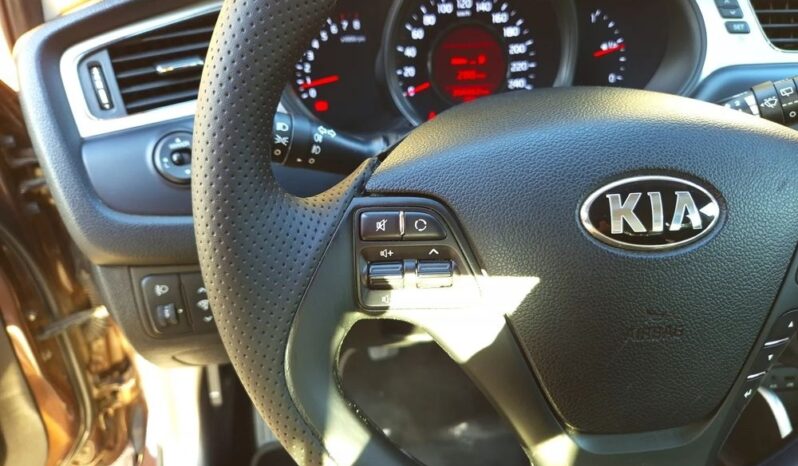 Kia Ceed | FWD (przód) | Manualna | 135 KM | Brązowy full