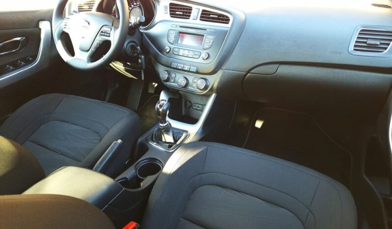 Kia Ceed | FWD (przód) | Manualna | 135 KM | Brązowy full