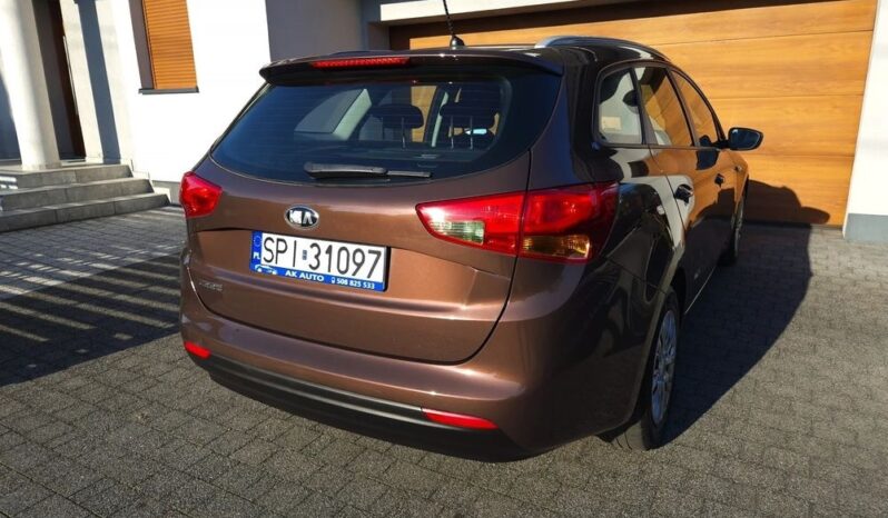 Kia Ceed | FWD (przód) | Manualna | 135 KM | Brązowy full