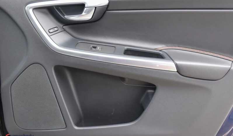 Volvo XC 60 | FWD (przód) | Automatyczna | 181 KM | Niebieski full