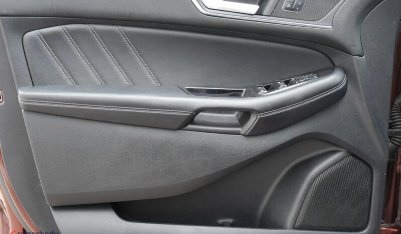 Ford Edge | 4×4 (stały) | Automatyczna | 210 KM | Bordowy full