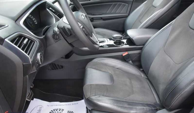 Ford Edge | 4×4 (stały) | Automatyczna | 210 KM | Bordowy full