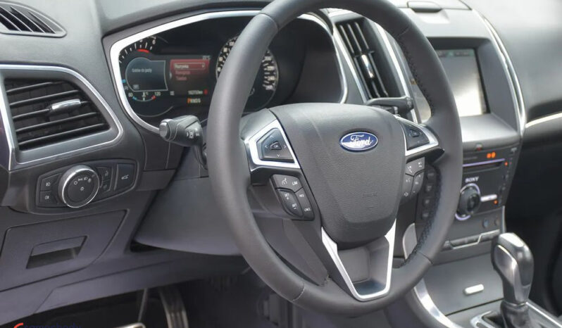 Ford Edge | 4×4 (stały) | Automatyczna | 210 KM | Bordowy full