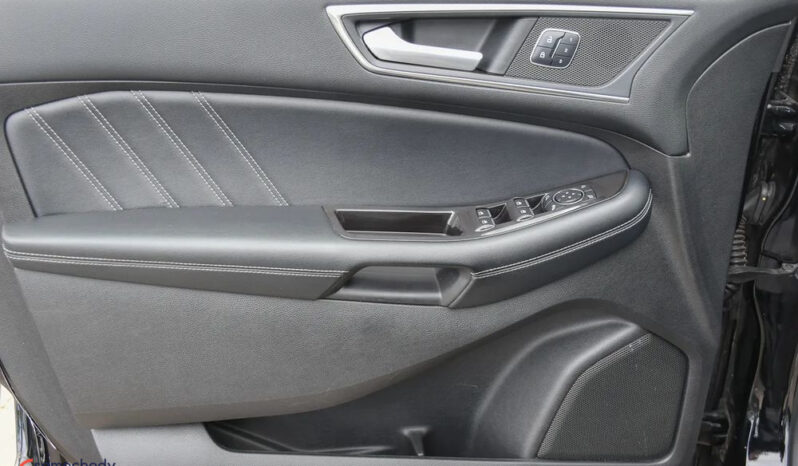 Ford Edge | 4×4 (stały) | Automatyczna | 210 KM | Czarny full