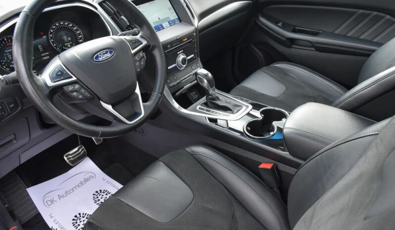 Ford Edge | 4×4 (stały) | Automatyczna | 210 KM | Czarny full
