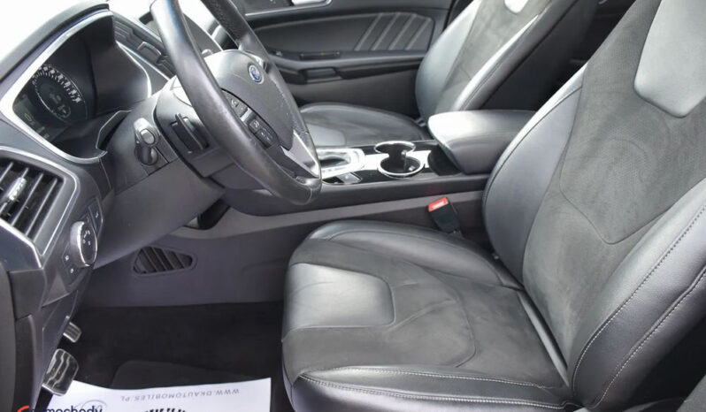 Ford Edge | 4×4 (stały) | Automatyczna | 210 KM | Czarny full