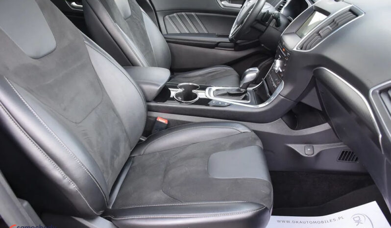 Ford Edge | 4×4 (stały) | Automatyczna | 210 KM | Czarny full