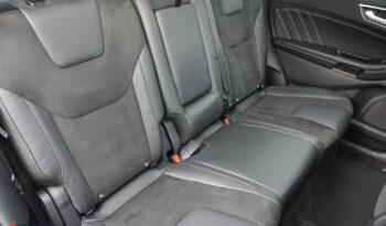 Ford Edge | 4×4 (stały) | Automatyczna | 210 KM | Czarny full