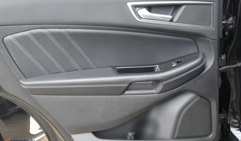 Ford Edge | 4×4 (stały) | Automatyczna | 210 KM | Czarny full