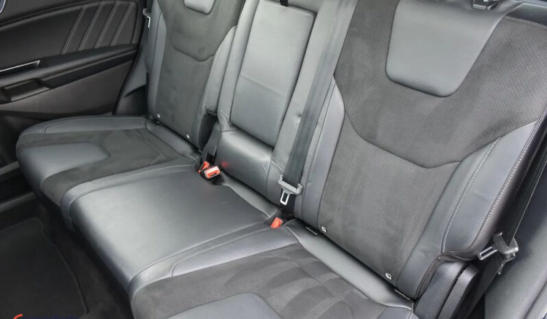 Ford Edge | 4×4 (stały) | Automatyczna | 210 KM | Czarny full