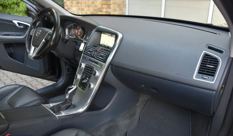 Volvo XC 60 | FWD (przód) | Automatyczna | 150 KM | Czarny full