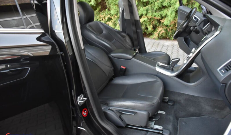 Volvo XC 60 | FWD (przód) | Automatyczna | 150 KM | Czarny full