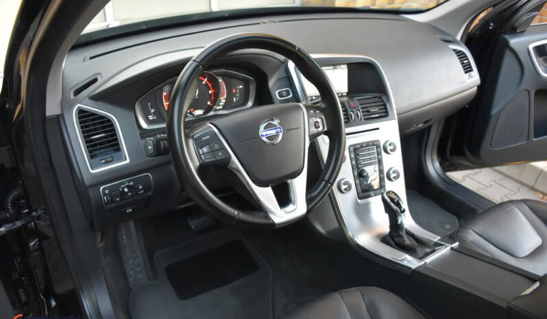 Volvo XC 60 | FWD (przód) | Automatyczna | 150 KM | Czarny full