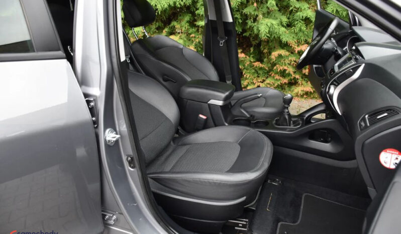 Hyundai ix35 | FWD (przód) | Manualna | 115 KM | Szary full