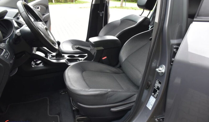 Hyundai ix35 | FWD (przód) | Manualna | 115 KM | Szary full