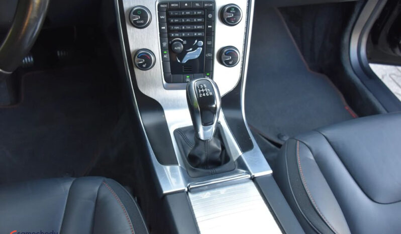 Volvo V60 | FWD (przód) | Manualna | 150 KM | Czarny full