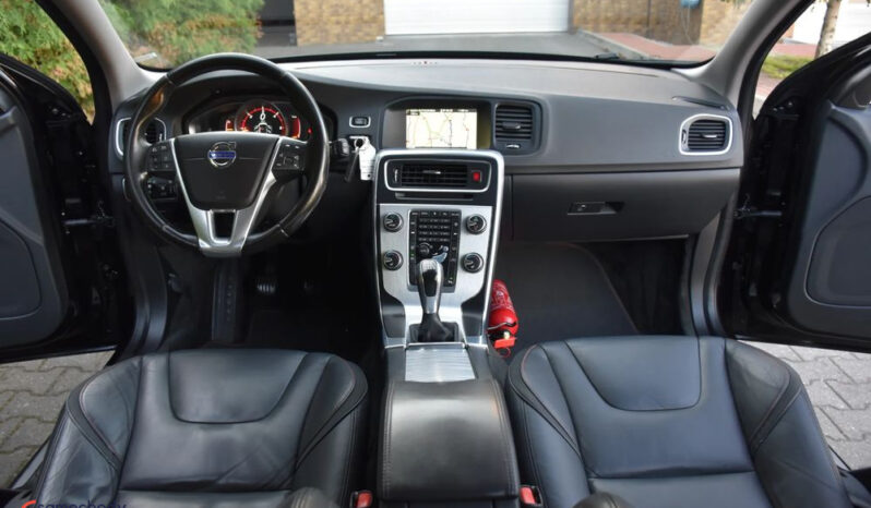 Volvo V60 | FWD (przód) | Manualna | 150 KM | Czarny full