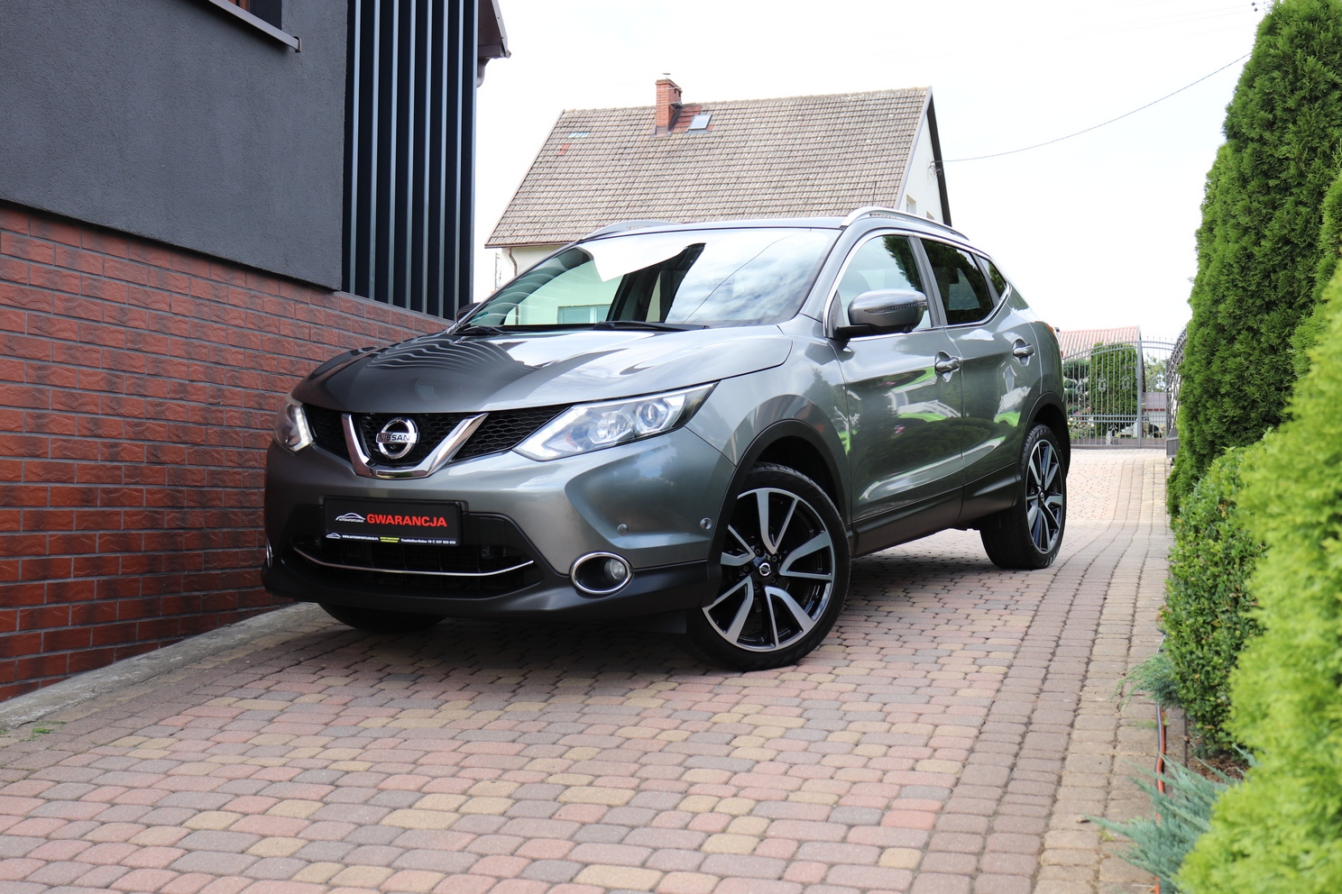 Nissan Qashqai | 2017 | 163 Km | 1618Cm3 | Szary