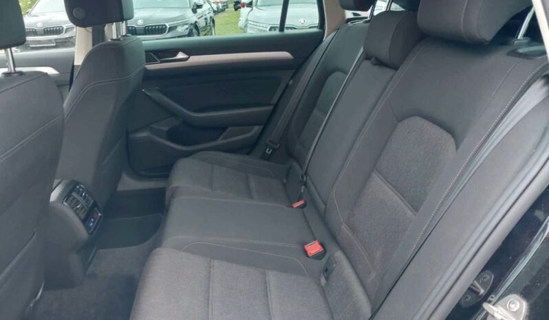 Volkswagen Passat Variant | 2019 | 150 KM | 1968cm3 | Czarny full
